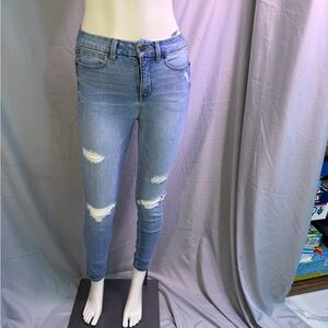 Arizona Jean Company Light Blue Distressed Skinny Jeans